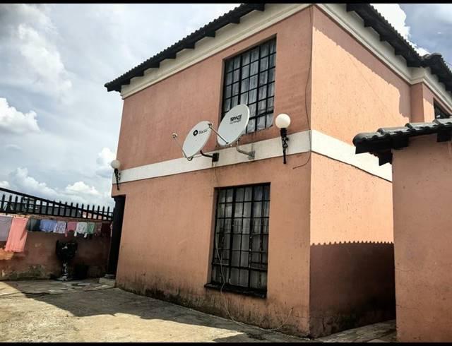 11 BEDROOM HOUSE FOR SALE IN RABIE RIDGE